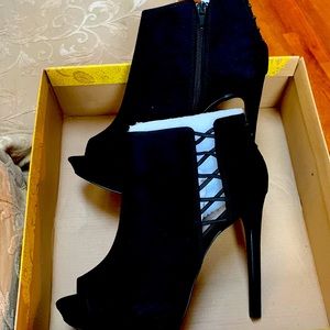 Size 8.5 black platforms